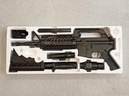 Airsoft M4 S-System + hangtompító + zseblámpa + piros pont - ABS - Sérült [Well]
