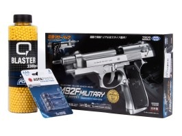 Csomag: M92F katonai ezüst, EBB + 3000 BBs + 4 db akkumulátor [Tokyo Marui]
