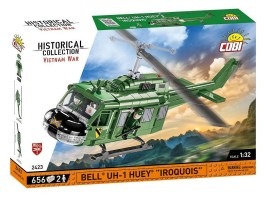 Vietnami háború Bell UH-1 Huey Iroquois (1:32) [Cobi]